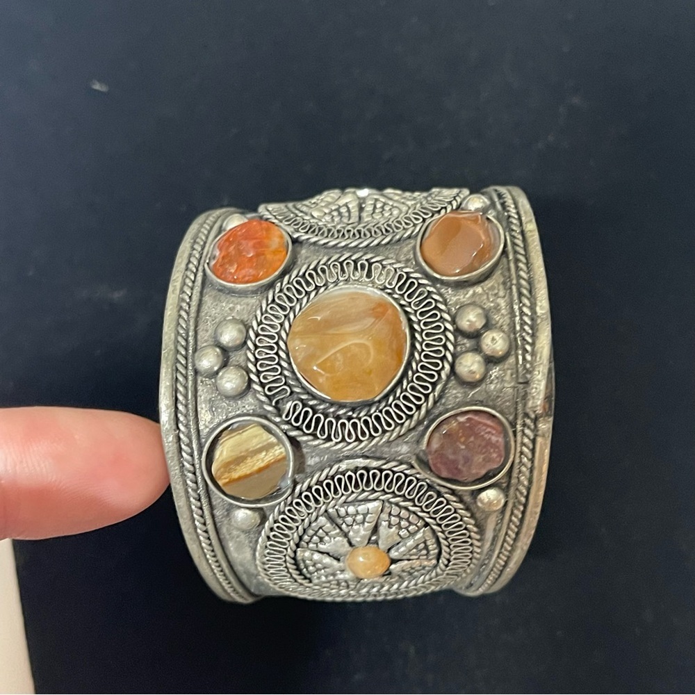 Stunning Moroccan Silver Tone Hammered Cuff, Vintage Genuine Gemstones Bracelet - Picture 6 of 7